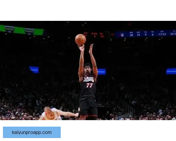 埃奇库姆伤愈复出砍下22分13篮板 76人连续两季横扫爵士 贝利贡献25分